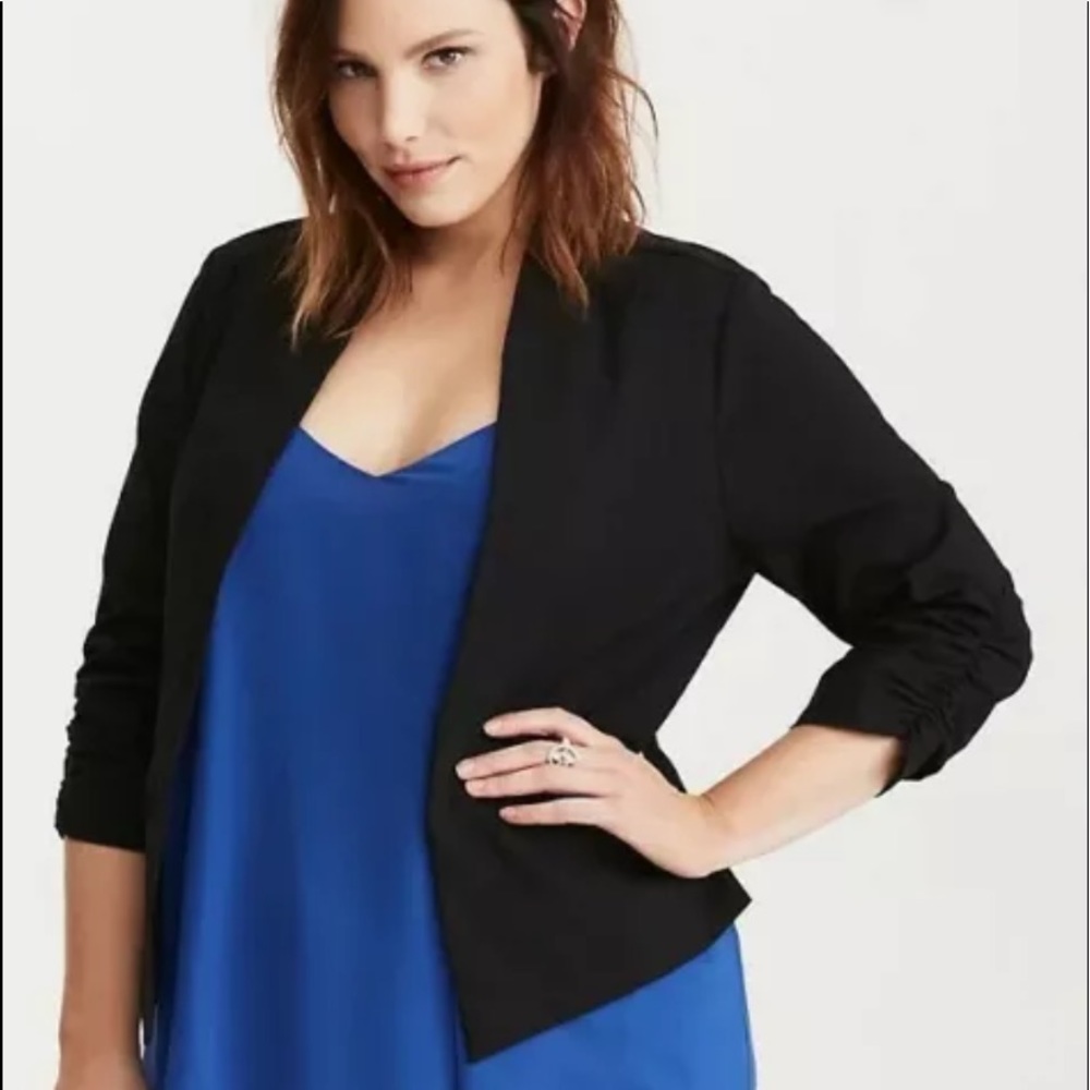 Torrid Deluxe Stretch Black Ruched Sleeve Blazer 2X